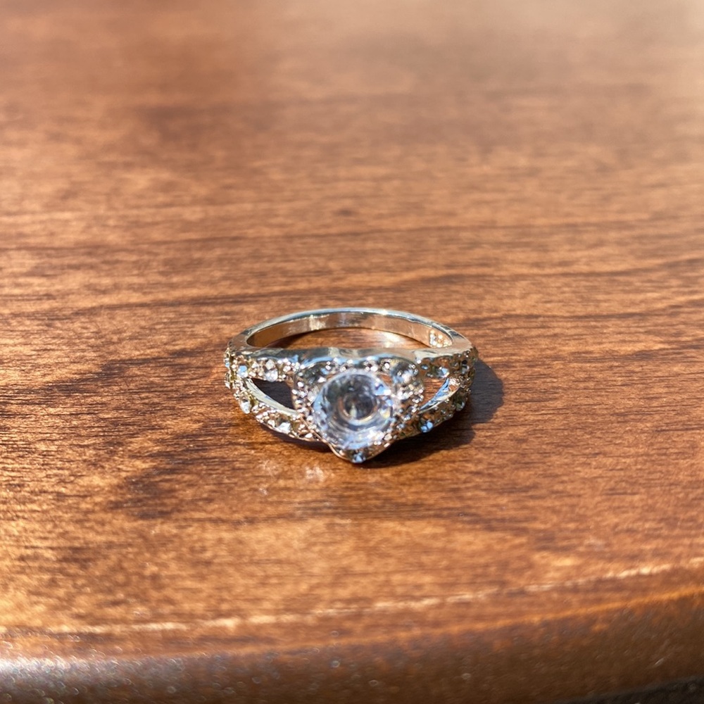Cubic Zerconia/Rindstone Ring - Picture 3 of 4